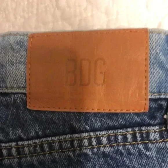 BDG Pax high rise jeans with button close. Each leg is a different color blue - Picture 7 of 7